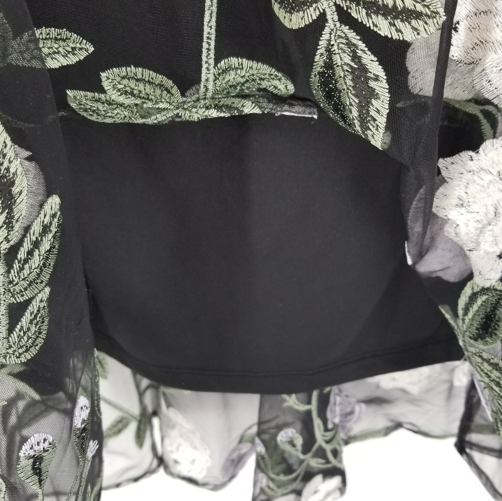 Calvin Klein Embroidered Floral Flounce Dress Sz 4 - Picture 11 of 11